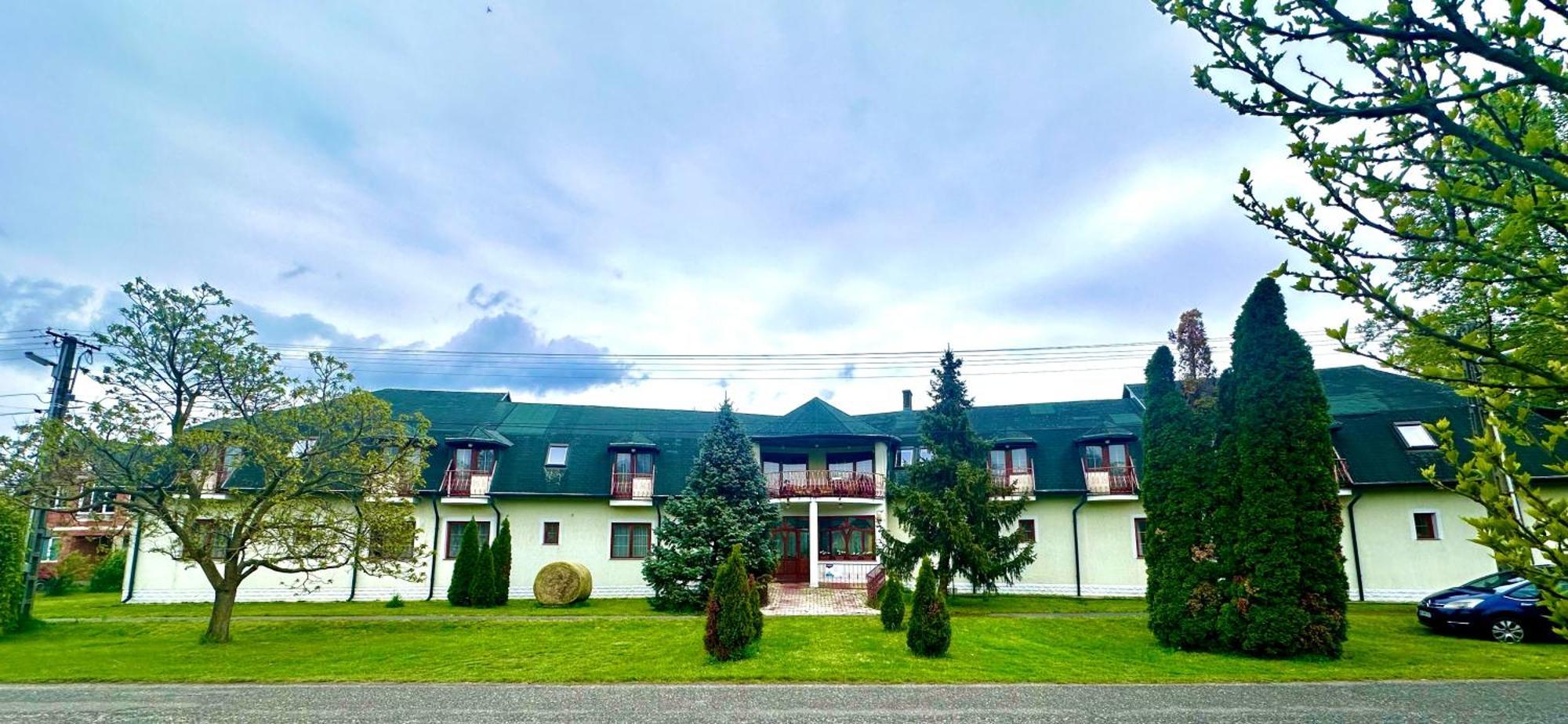 Aparthotel Eden Panzio Bük Exteriér fotografie