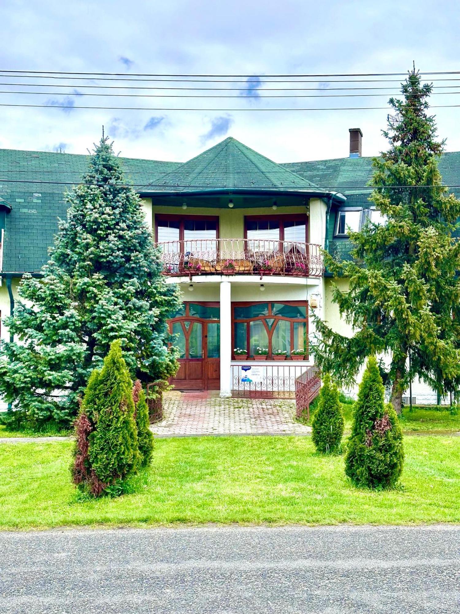 Aparthotel Eden Panzio Bük Exteriér fotografie
