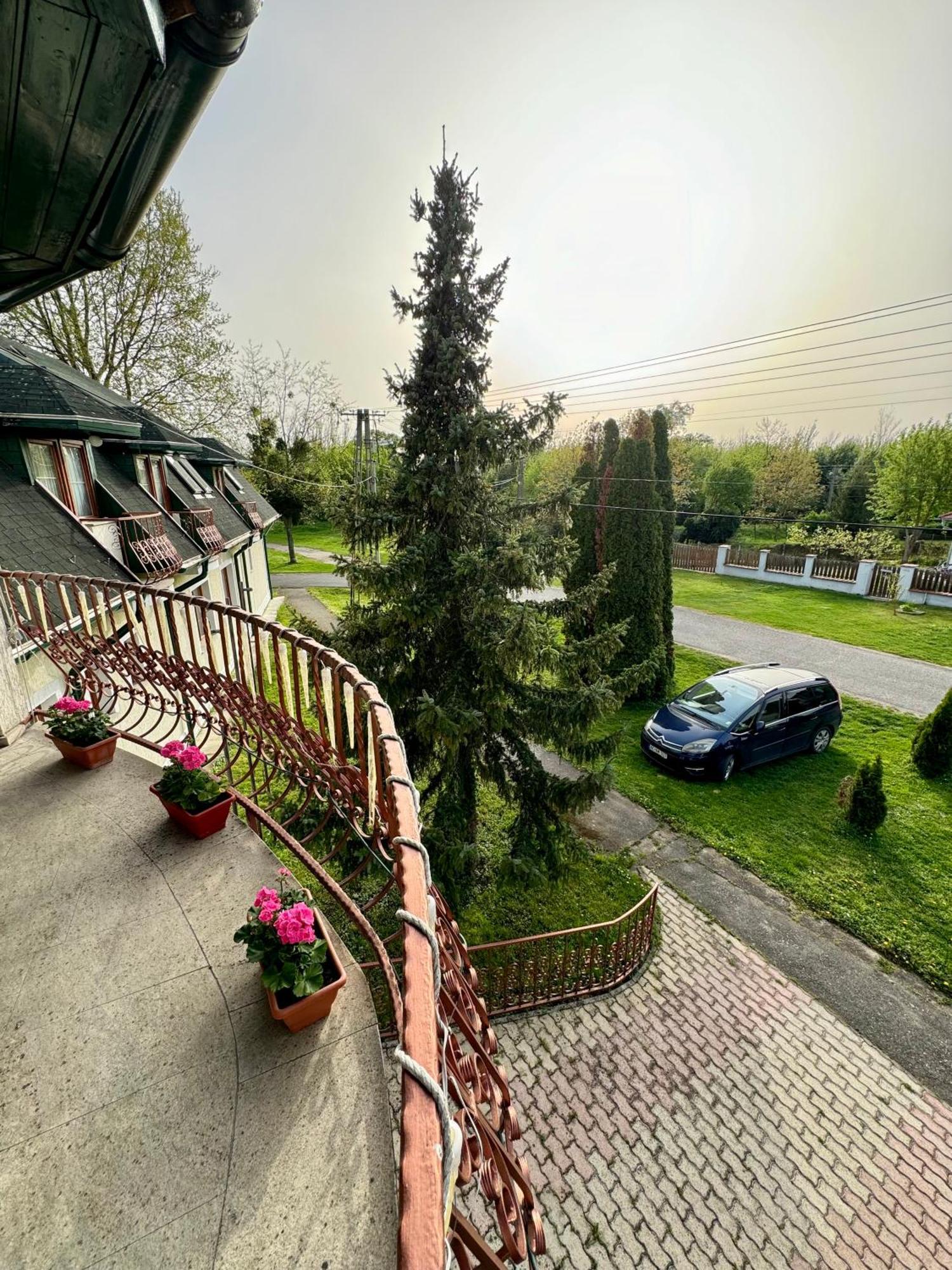 Aparthotel Eden Panzio Bük Exteriér fotografie